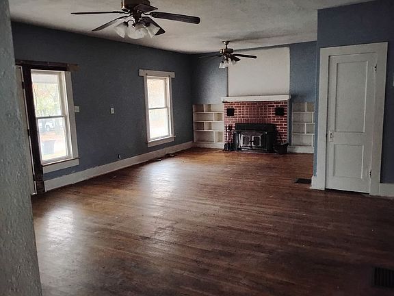 3rd image of 1110 Harold St