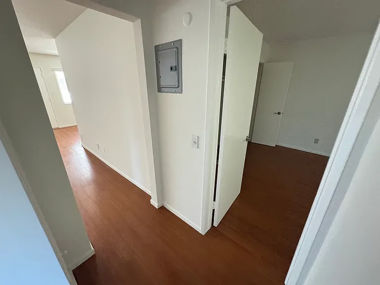 447 W Elk Ave #3 — Photo 24