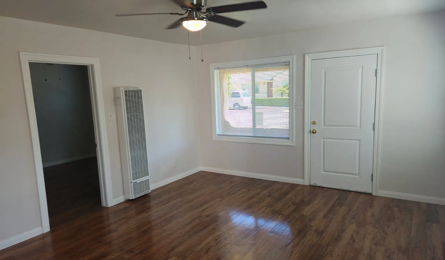 2 bed, 800 sqft, $3,000 — Photo 2