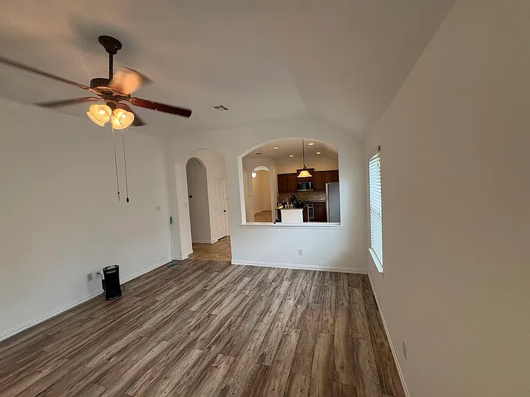 1105 Dyer Crossing Way — Photo 2