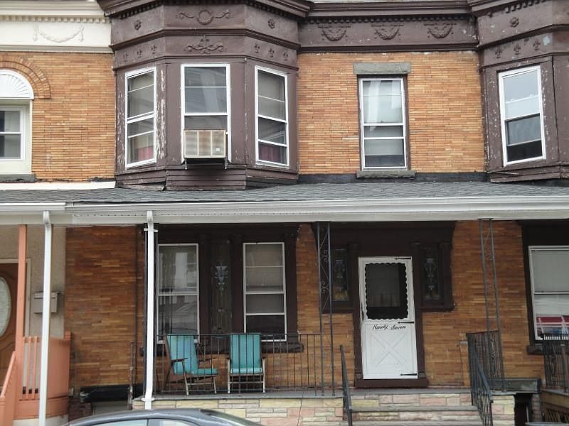2nd image of 97 Eaton Pl