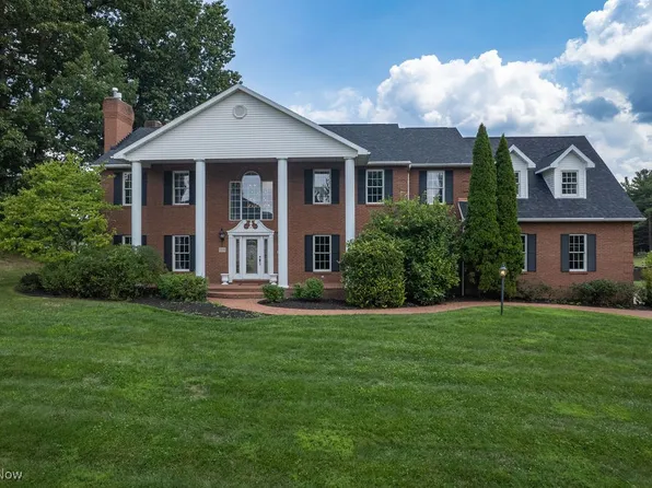 5231 Glenbrook Dr, Vienna, WV 26105