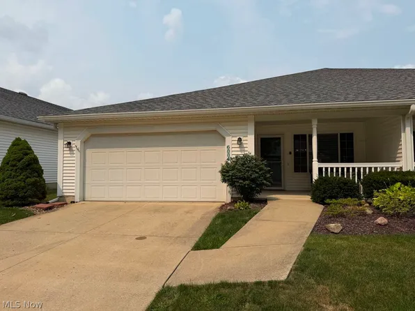 6884 Savannah Dr, North Ridgeville, OH 44039