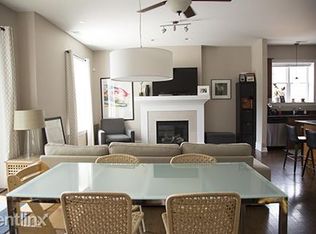 3044 W Roscoe St APT 2W, Chicago, IL 60618