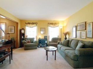 335 Olson Ct, Geneva, IL 60134