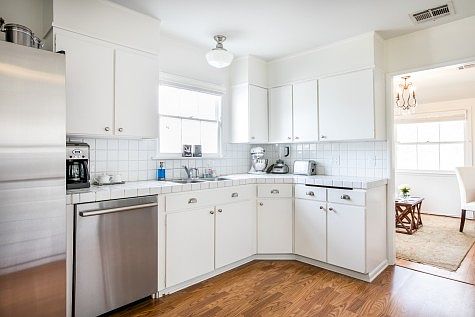 5th image of 3255 Granville Ave
