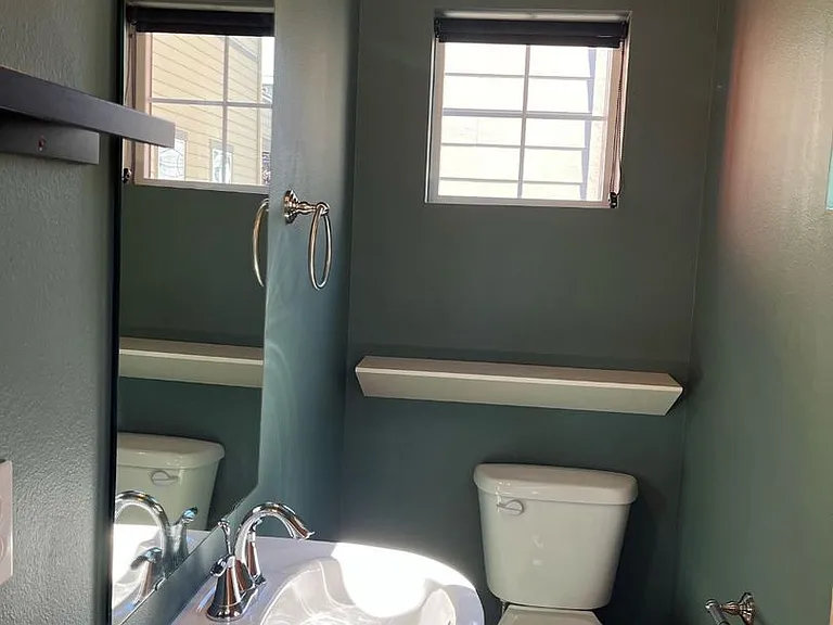 2633 NW 58th St #A — Photo 10