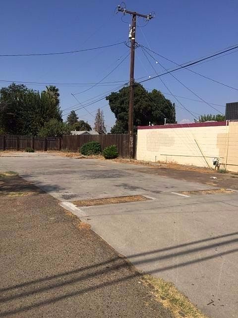 2nd image of 1632 W Houston Ave