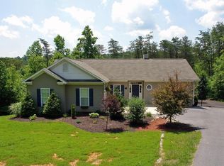 6 Walnut Landing Cir, Hardy, VA 24101