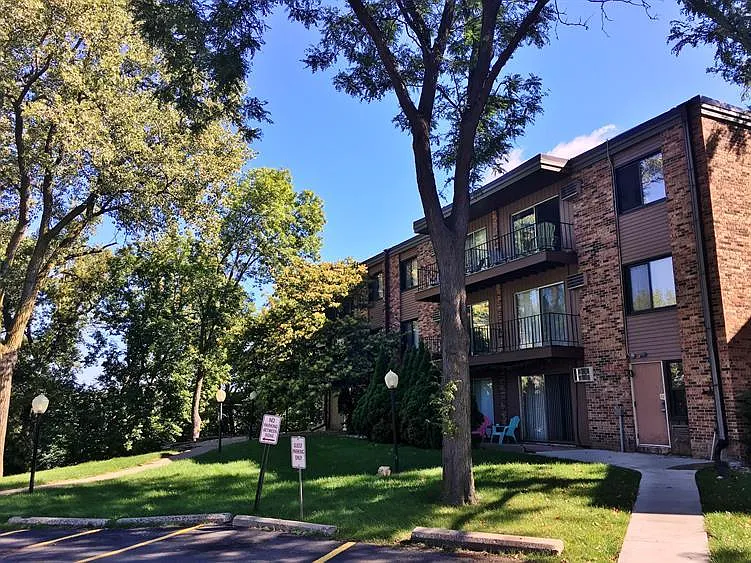 Lakehill Apartments — Photo 20