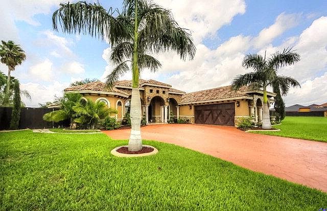 1st image of 3201 Fern Dr