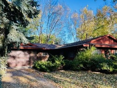 1415 Crest Dr, Chaska, MN, 55318