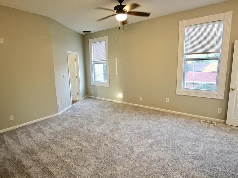 4536 Leo St — Photo 15