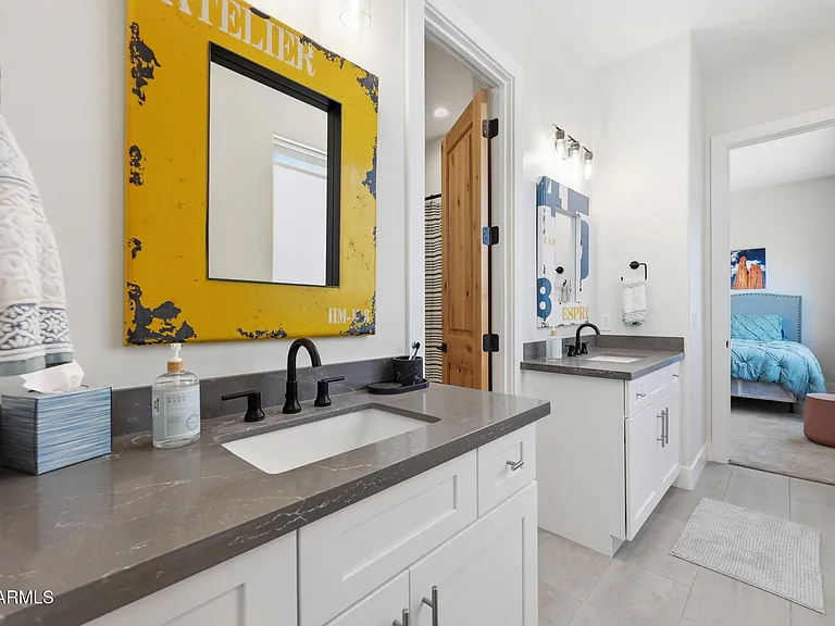 6896 E Lomas Verdes Dr — Photo 32