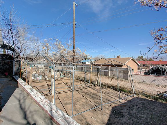 3rd image of 1520 Elfego Baca Dr SW