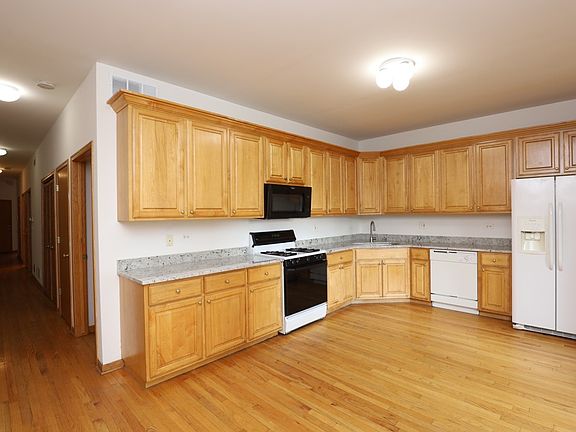 2nd image of 4233 N Kenmore Ave #N3