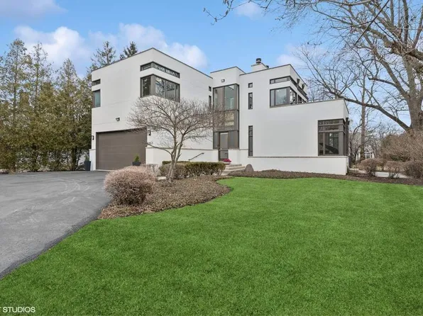 1065 Fisher Ln, Winnetka, IL 60093
