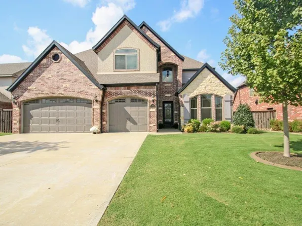 1109 NE Saint Ives Rd, Bentonville, AR 72712