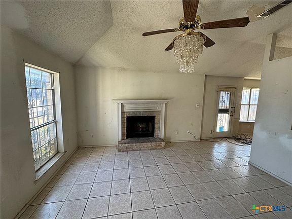 5th image of 1403 Wales Dr