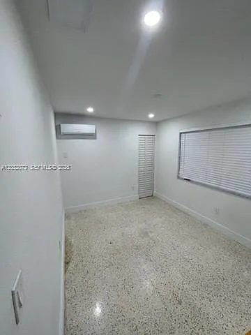 1010 SW 84th Ave #2 — Photo 3