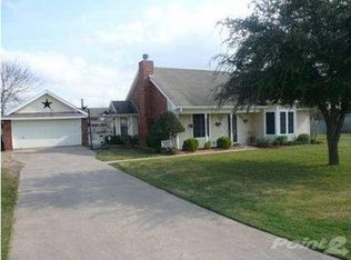 106 Lassetter Dr, Red Oak, TX 75154