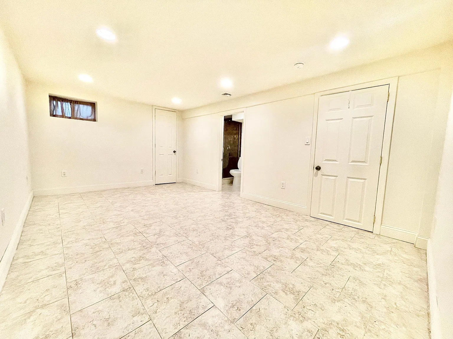 Celler Ave, New Hyde Park — Photo 4