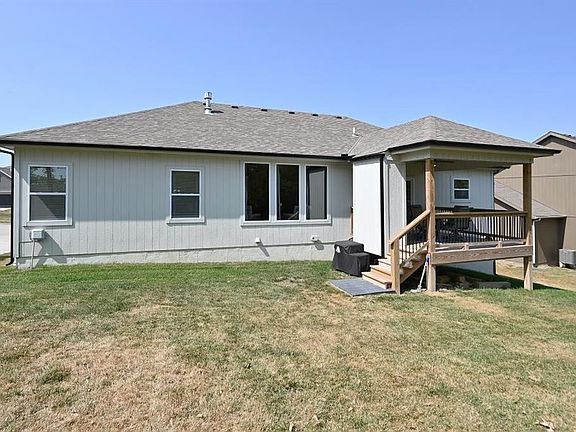 5th image of 2309 Windmill Dr