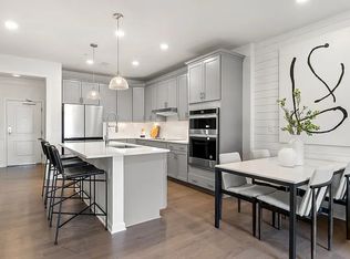 6 Stratton Dr #110, Woburn, MA 01801