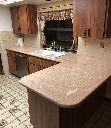 4th image of 1098 SE Damask Ave