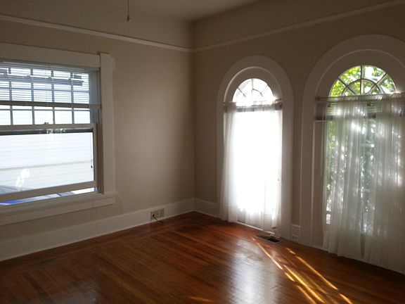 4th image of 272 N 5th St