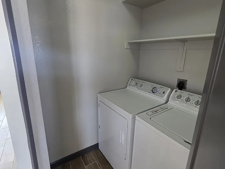 1462 E 28th Ave #4 — Photo 14