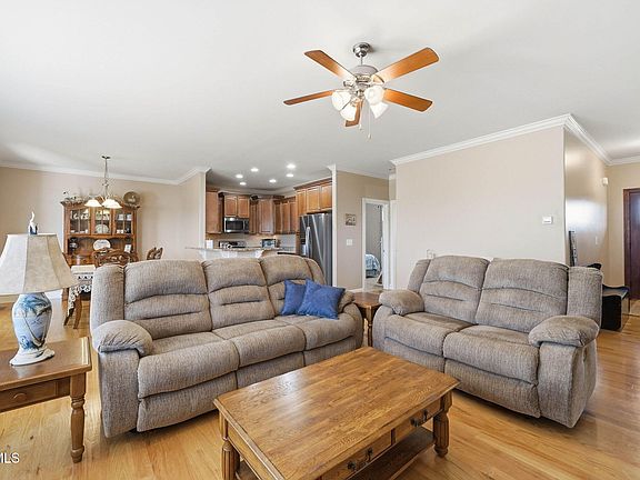 5th image of 143 Garland Rd