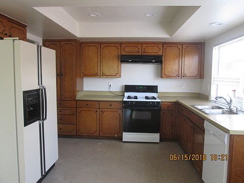 3rd image of 320 N Wrightwood St