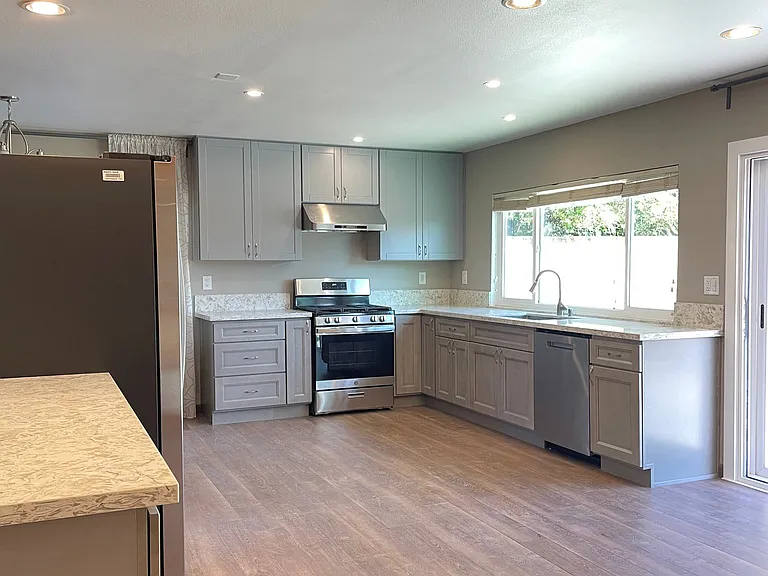 1657 Cayton Ave — Photo 3