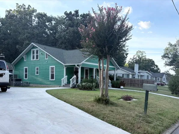 214 Moore St, Thomasville, NC 27360