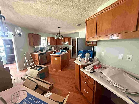 5th image of 117 Twin Oak Dr