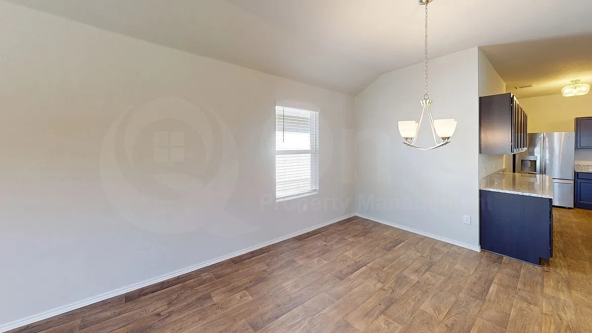 4 bed, 2.0 bath, 2047 sqft, $3,000 — Photo 3