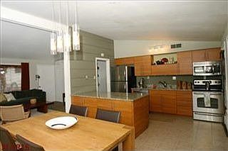 4th image of 928 Coffey Dr