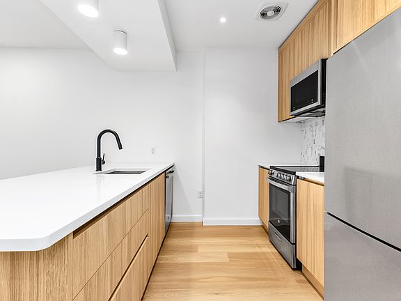 2nd image of 1010 Pacific St #327