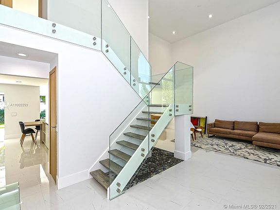 5th image of 9457 NW 54th Doral Circle Ln