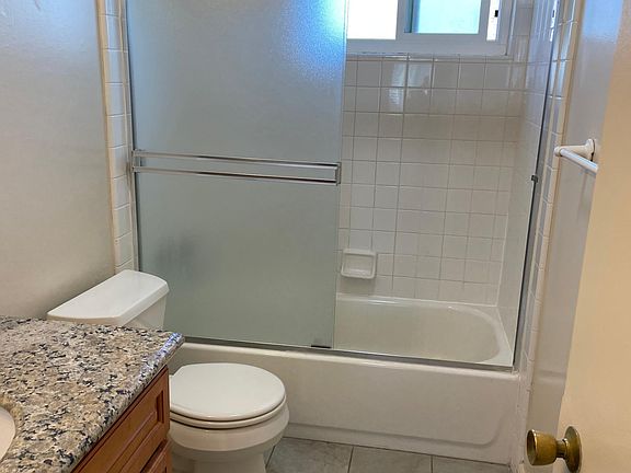 3rd image of 657 Grand Fir Ave