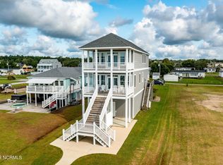 135 Salty Shores Point Dr, Newport, NC 28570