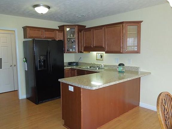 3rd image of 487 Smokey Mountain Dr