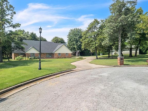2nd image of 3400 Barberry Ct