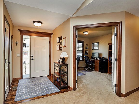 3rd image of 318 Centennial Dr