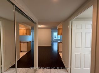 168 Simcoe St #1002, Toronto, ON M5H 4C9