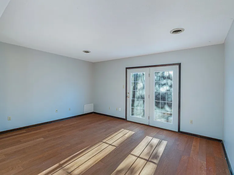 354 Indian Hills Cir — Photo 2