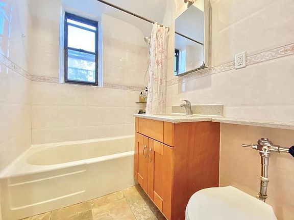 5th image of 40-49 Ithaca St #6