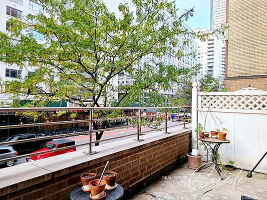 Rented by Sotheby's International Realty | media 27