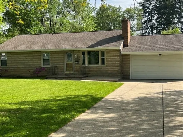 6236 Duncan Dr, Poland, OH 44514